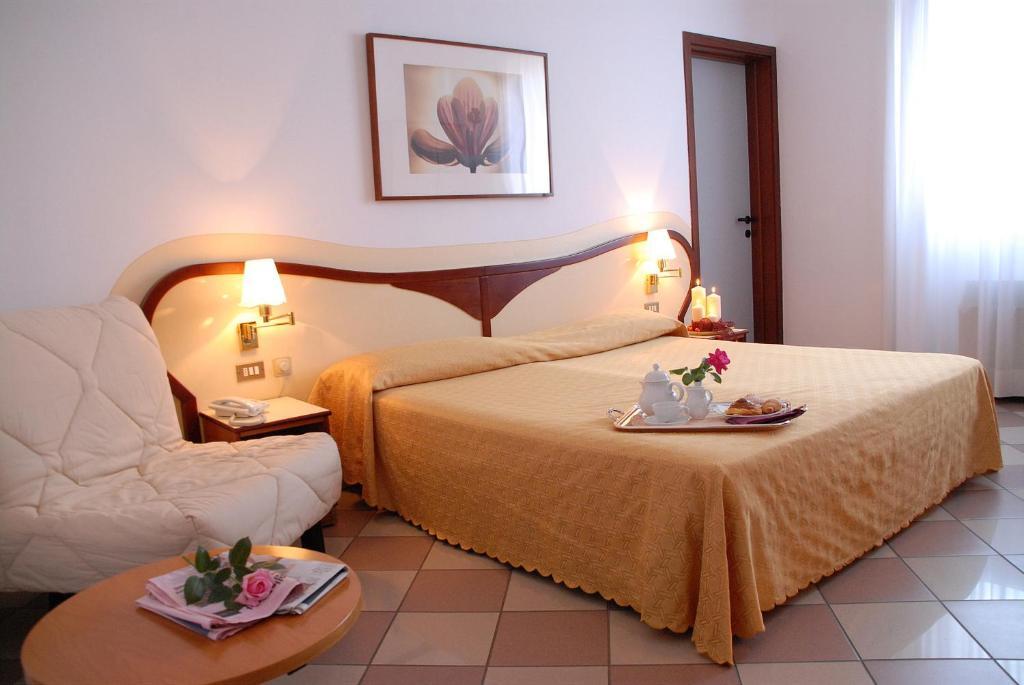 Hotel La Fenice Formigine Værelse billede