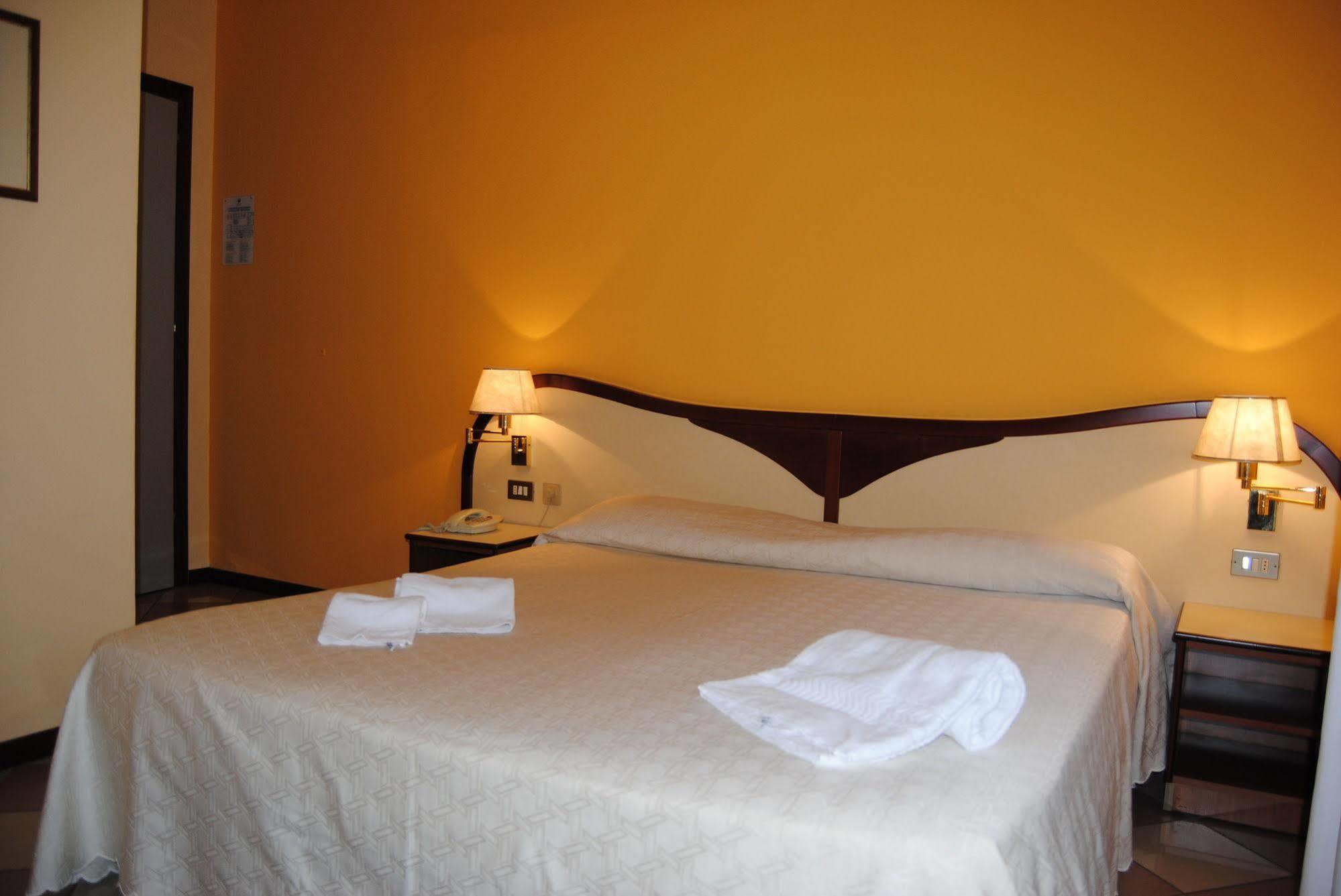 Hotel La Fenice Formigine Eksteriør billede