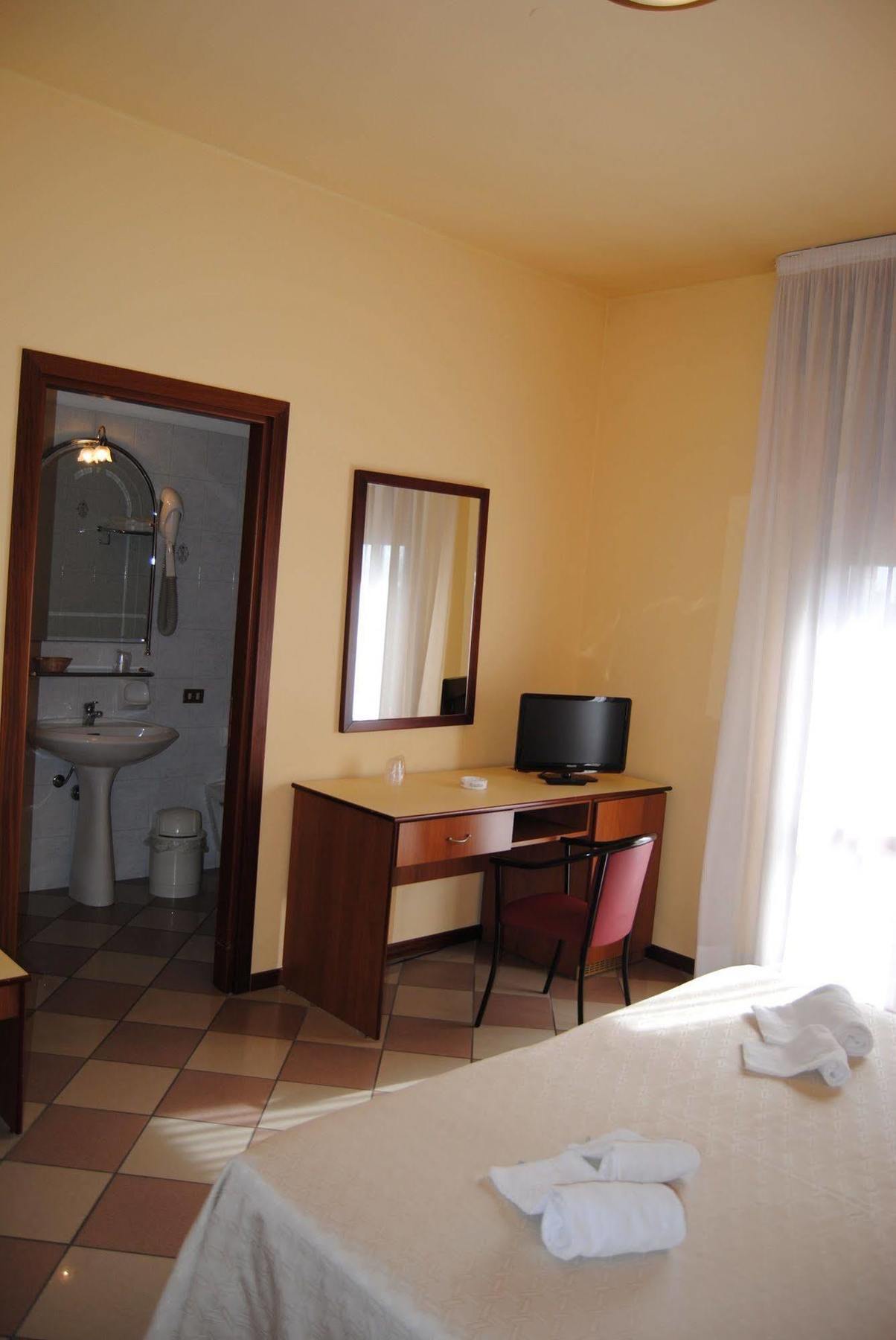 Hotel La Fenice Formigine Eksteriør billede