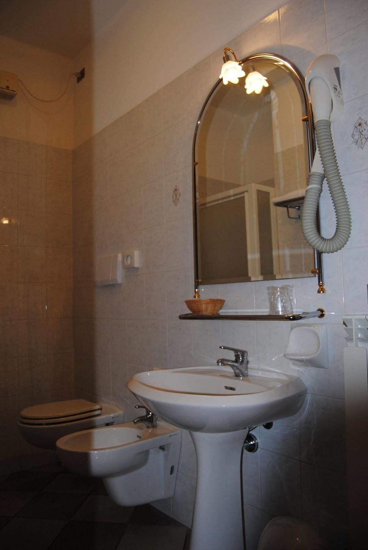Hotel La Fenice Formigine Eksteriør billede