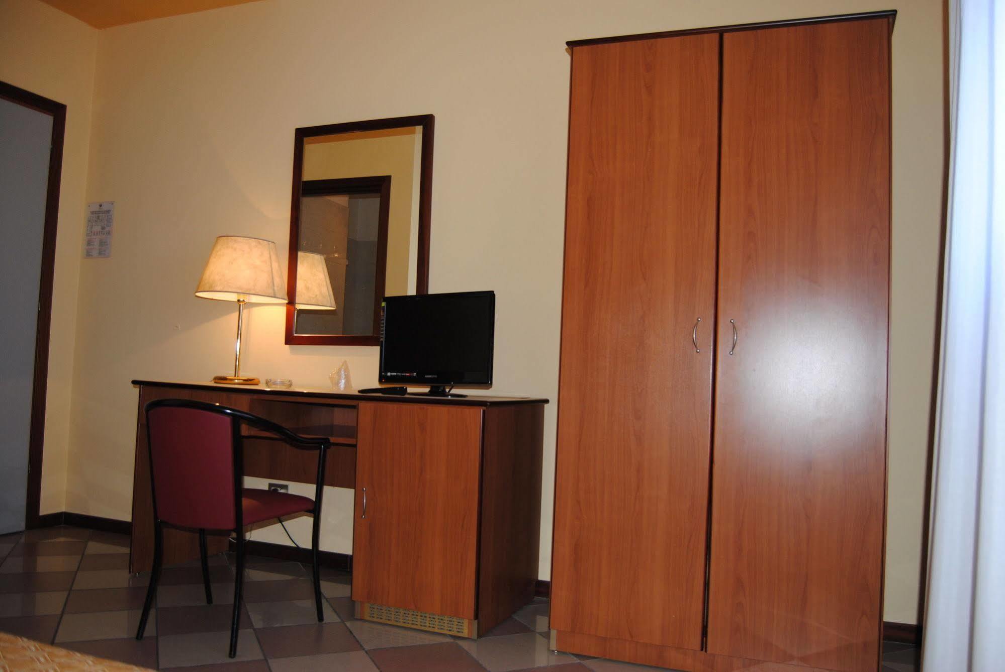 Hotel La Fenice Formigine Eksteriør billede