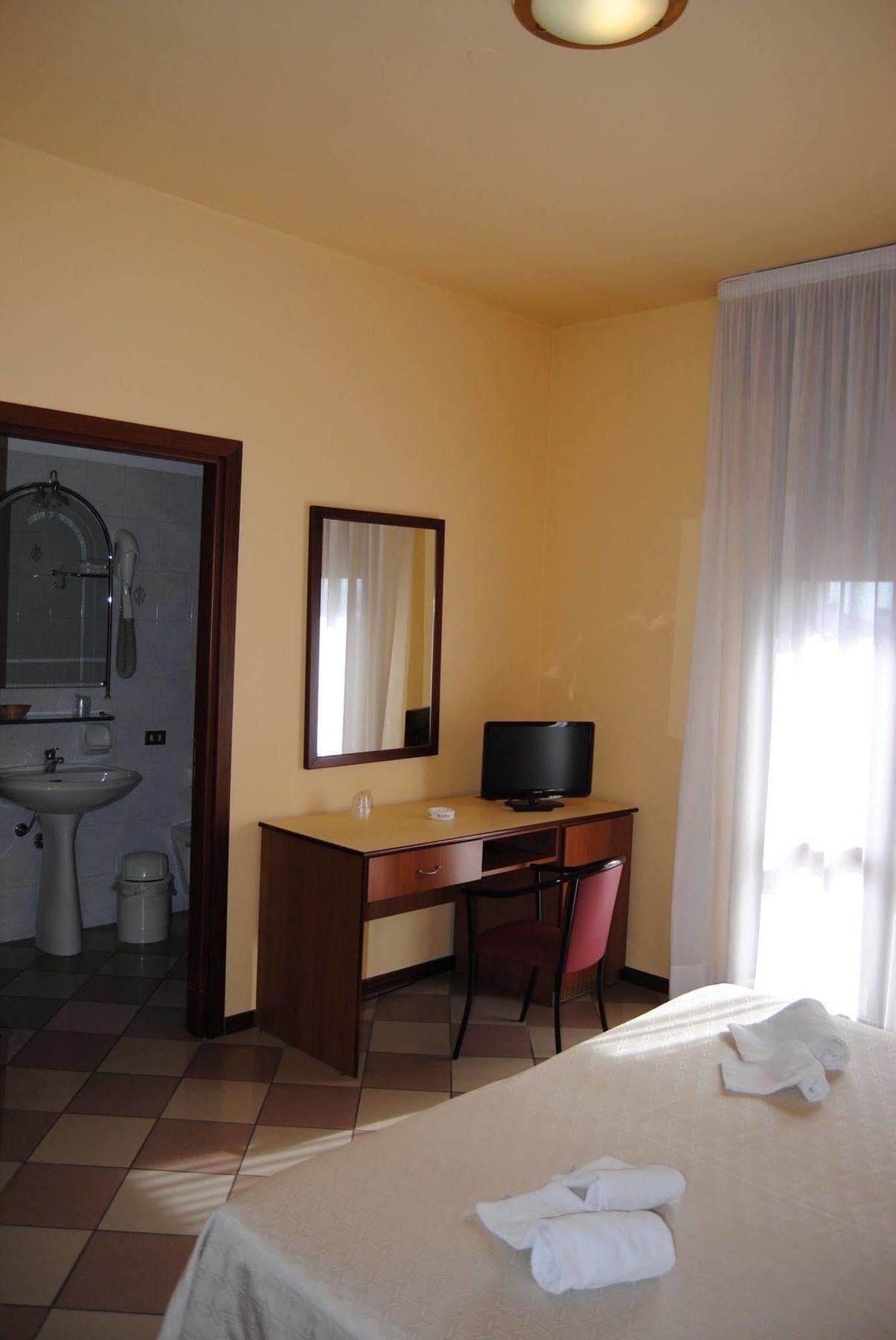 Hotel La Fenice Formigine Eksteriør billede